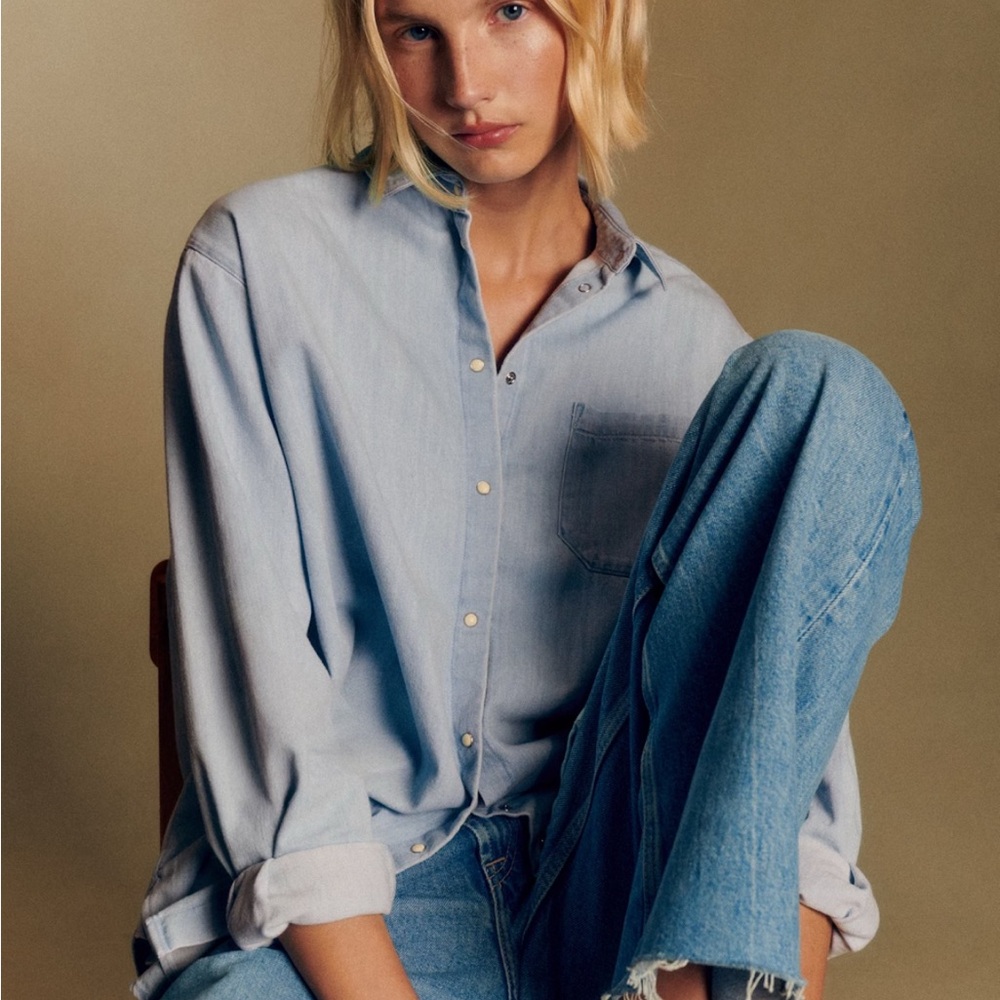 Sézane Max Shirt in very light denim